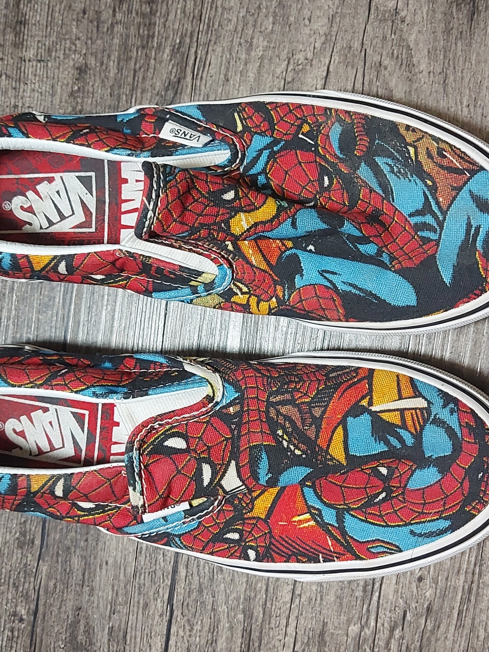 2018 Vans Classic Slip-On Marvel Spider-Man sneakers - Picture 2 of 9